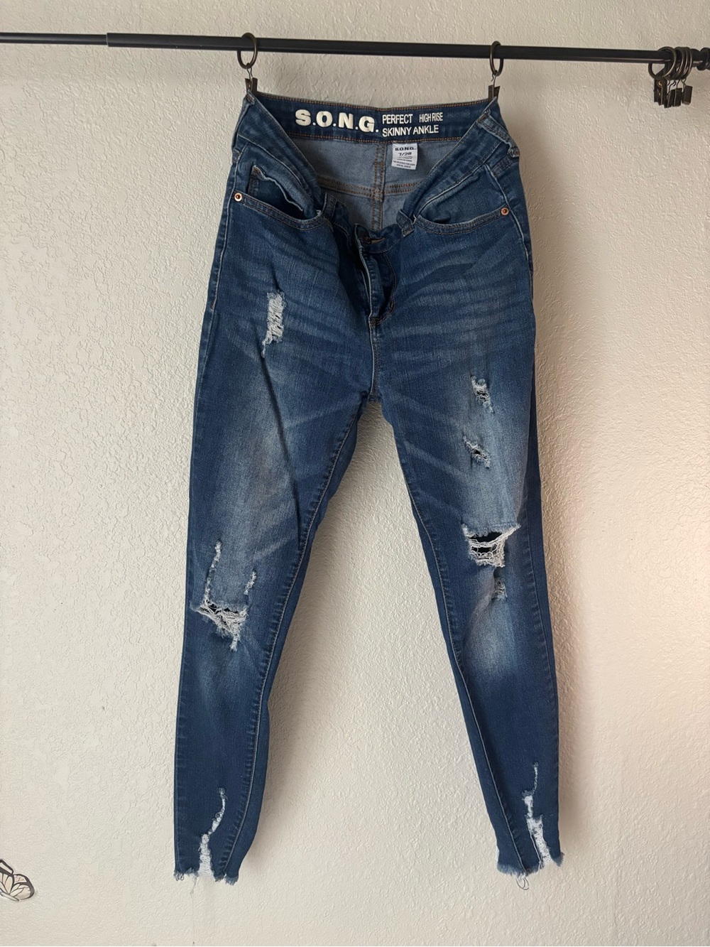 BONGO Navy Distressed Skinny Ankle Jeans
